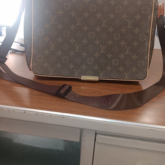 Louis Vuitton Abbesses Shoulder Bag Monogram - Picture 2 of 2